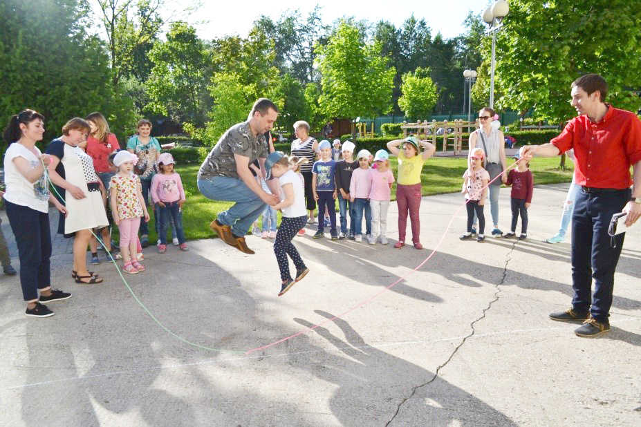 Игра дворовые игры ссср. Советское детство. Советское босоногое детство. Текст песни детство. Советское детство.