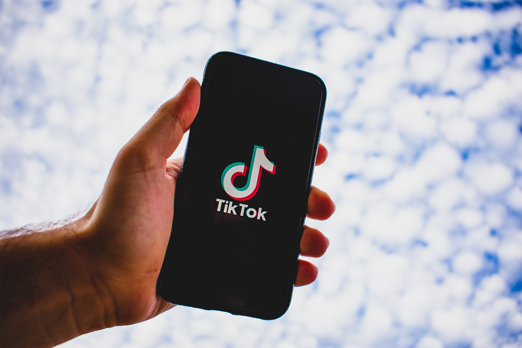 Журфак МГУ и TikTok расскажут молодежи, как проверять информацию в  интернете – Учительская газета