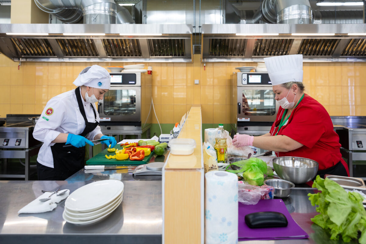 Как проходят уроки готовки в кулинарной студии Accademia del Gusto?