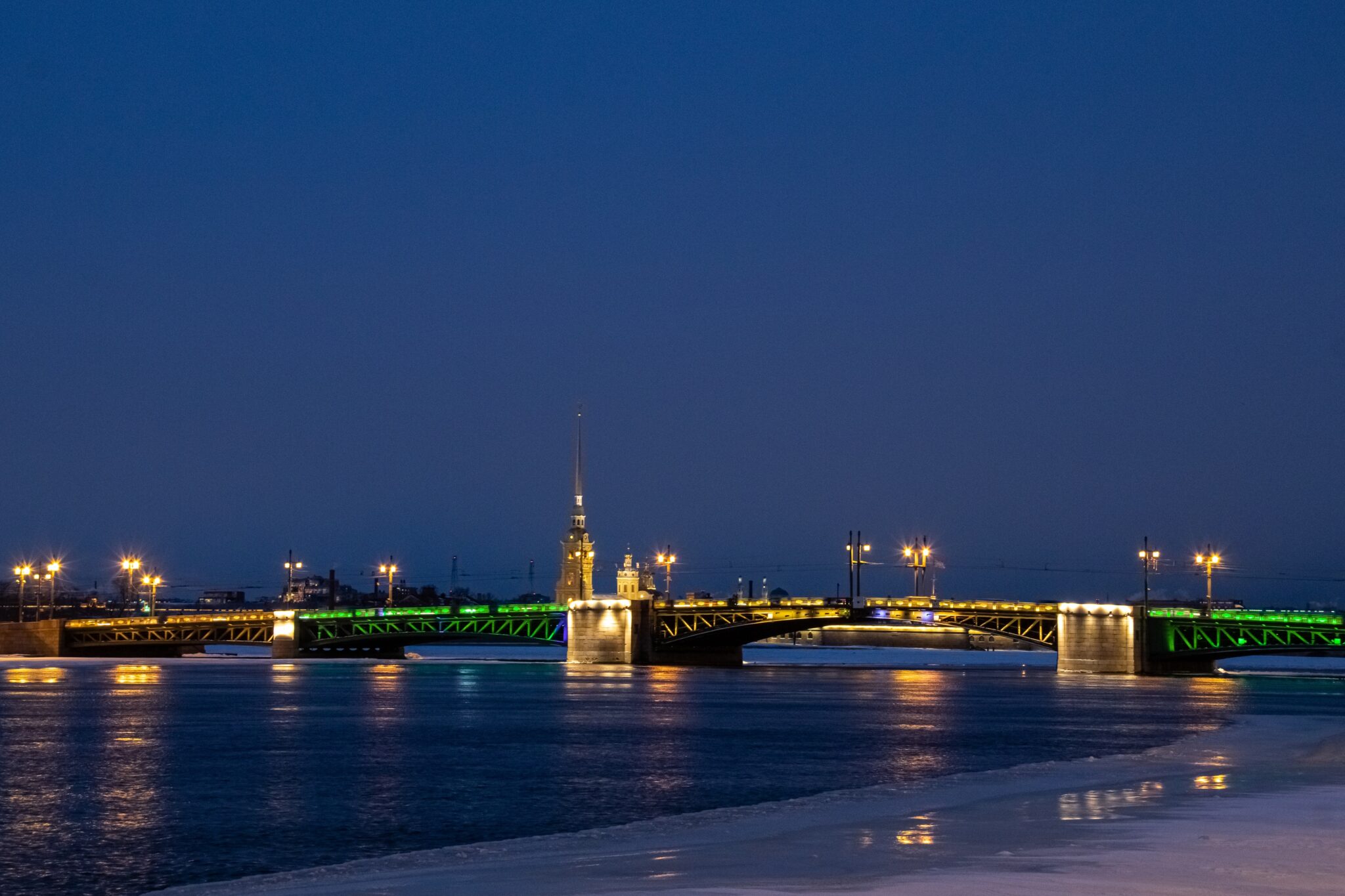 Подсветка мостов в Петербурге