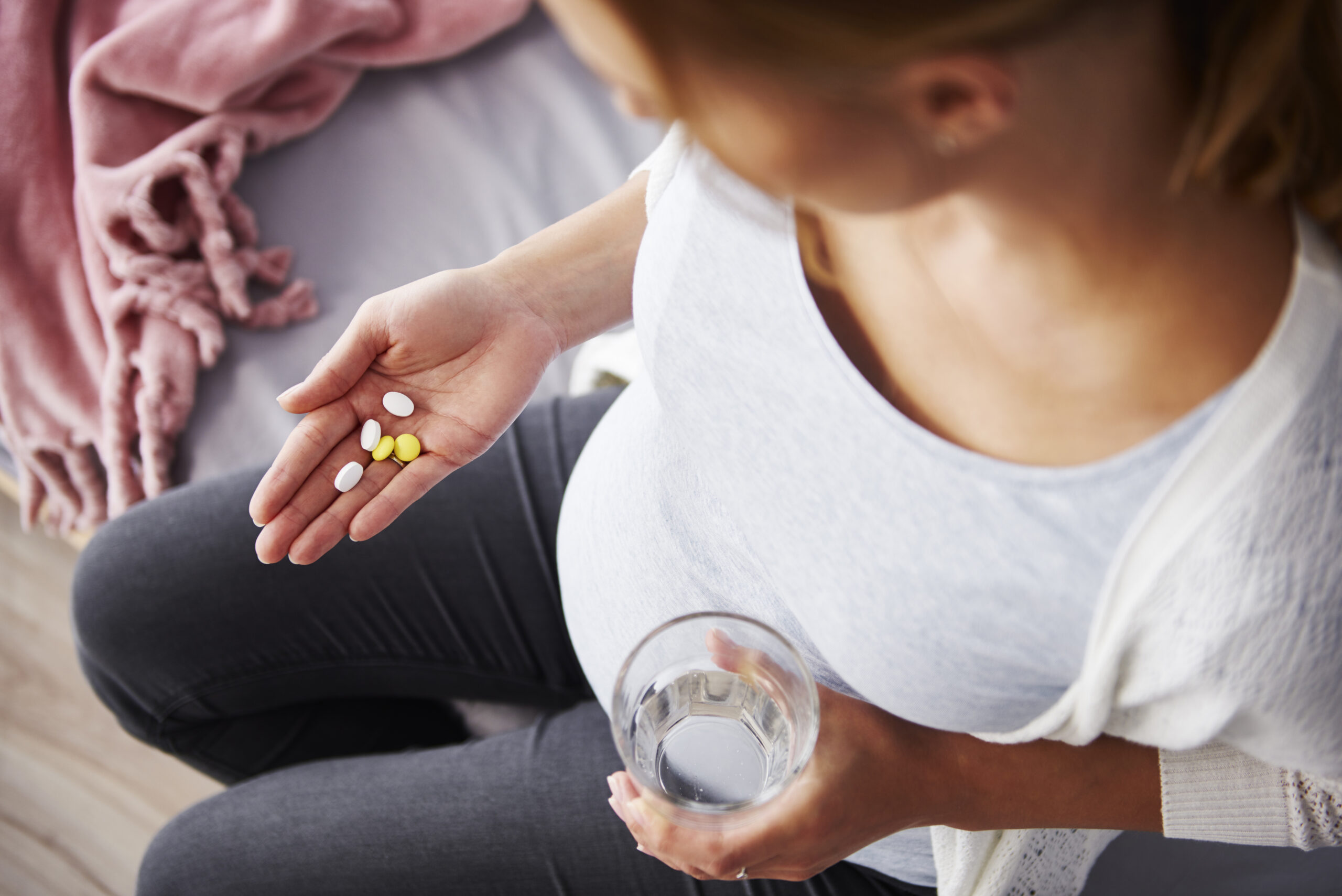 Можно ли беременным принимать витамины