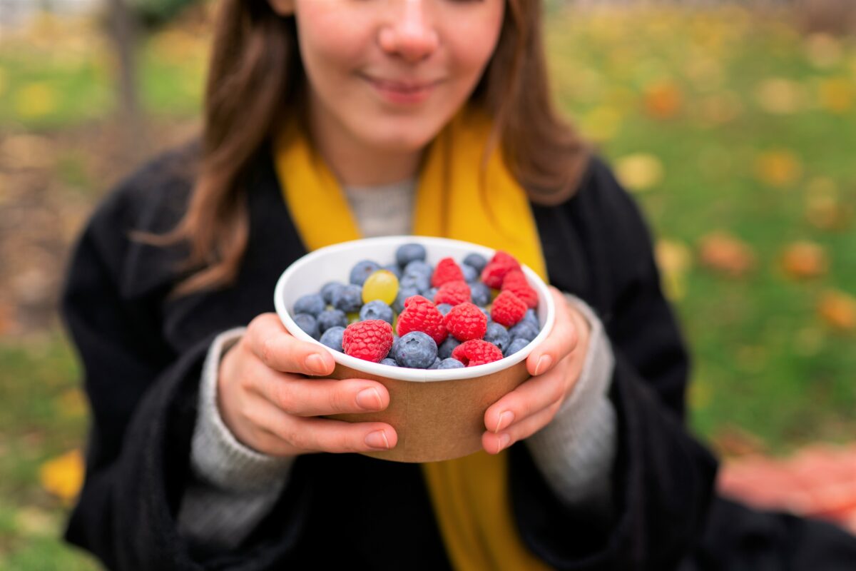 Honeysuckle: The Health Benefits of an Underestimated Berry