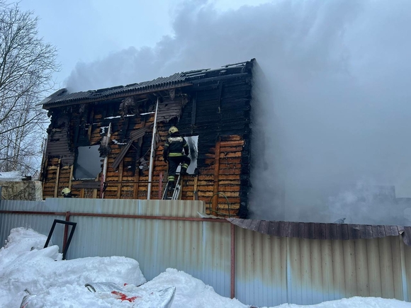 На юге Волгограда в жилом доме рухнули потолочные перекрытия